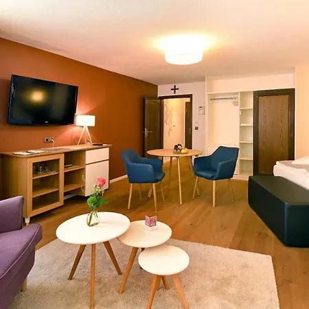 מלון & Weinhaus Anker מרקטדנפלד