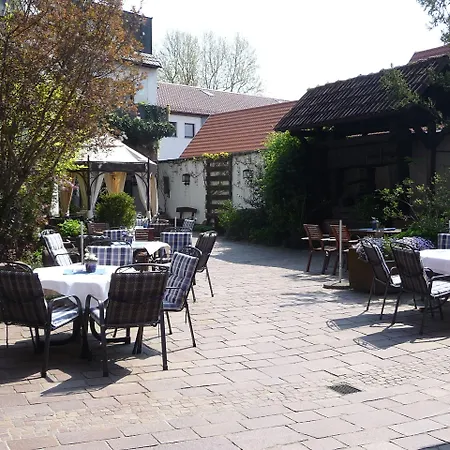 & Weinhaus Anker فندق ماركتهيدنفلد