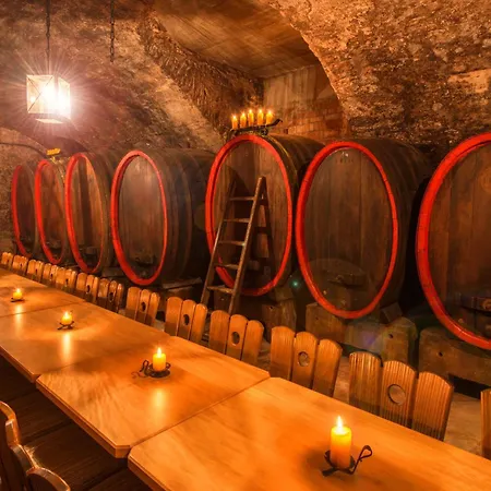 & Weinhaus Anker מרקטדנפלד