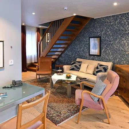 فندق & Weinhaus Anker ماركتهيدنفلد